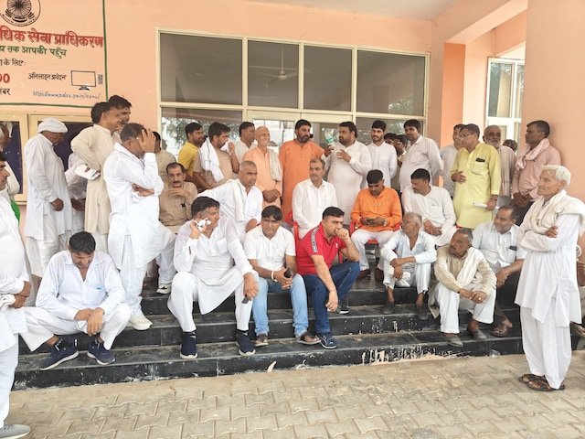 'सॉरी ... कमरा नहीं खोल सकता ...', भाजपा विधायक, बीडीपीओ पर बैठे, एक धरना पर बैठे