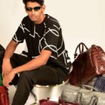 स्मोक लैब वियर ने आराम से फिट पतलून, ओवरसाइज़्ड टीज़ के साथ लिंगलेस मोनोक्रोम कलेक्शन लॉन्च किया