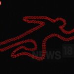 दो भाइयों ने सैन्य पिता को मार डाला, पहले गोली मार दी और फिर कुल्हाड़ी के साथ काट दिया