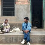 F1 में ब्रैड पिट की शर्ट के पीछे तांगालिया बुनकरों से मिलें