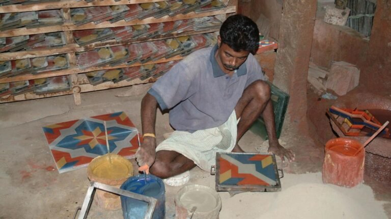 अथांगुडी टाइल्स: द लीगेसी एंड हिस्ट्री बैक द क्राफ्ट्समैनशिप