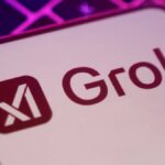 एलोन मस्क के एआई चैटबोट ग्रोक को एक अपडेट मिलता है, अपमानजनक उत्तर के साथ बाढ़ मंच