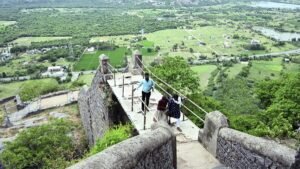 गिंगी किले के लिए एक गाइड, अब एक यूनेस्को विश्व विरासत स्थल