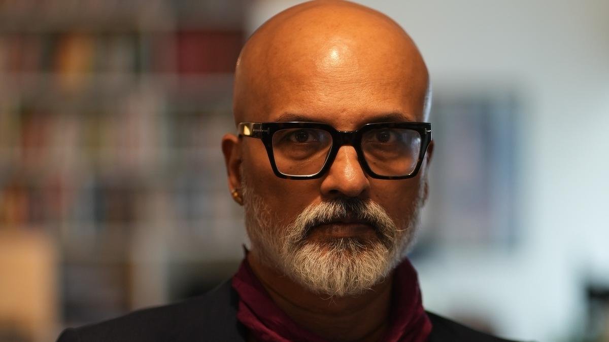 जेरी पिंटो के साथ अपनी नई किताब द एल्सवेरियंस पर बातचीत में जीट थायिल