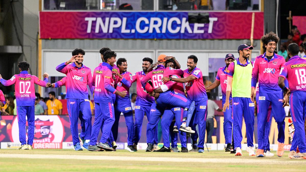 तिरुपपुर तमीज़हंस ने ड्रेगन, क्लिनिक मेडेन शीर्षक को मार डाला