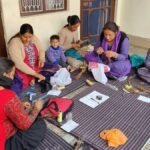 प्लास्टिक को खोदें और पाइन सुइयों के साथ बने इको-फ्रेंडली फर्नीचर को घर लाएं