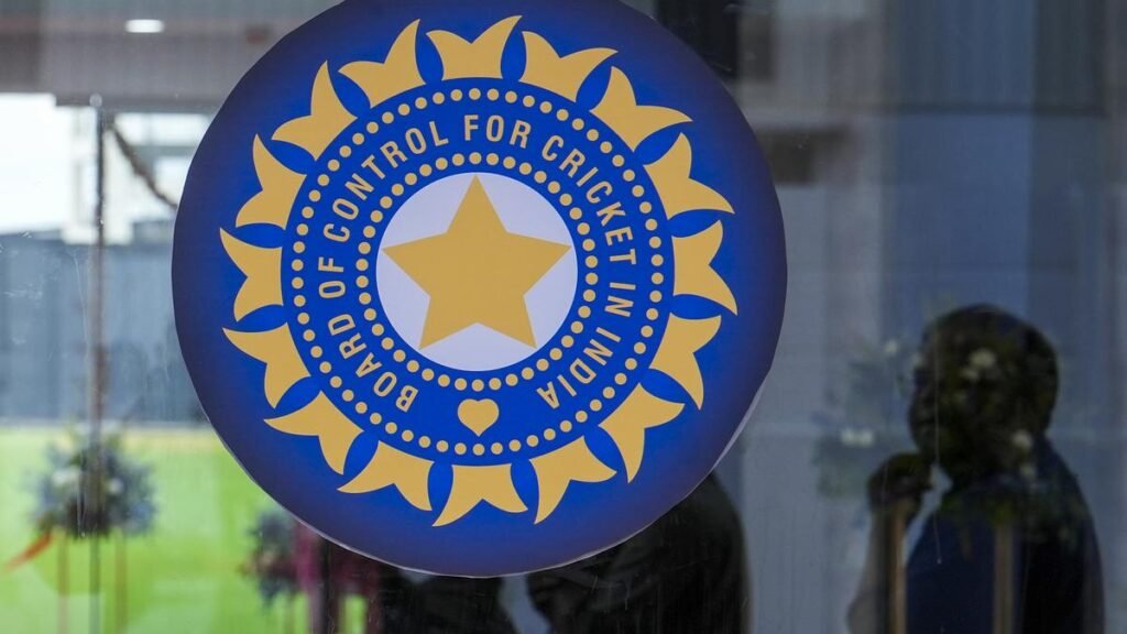 बेंगलुरु स्टैम्पेड: BCCI Ombudsman RCB, KSCA को लिखित सबमिशन करने के लिए निर्देश देता है