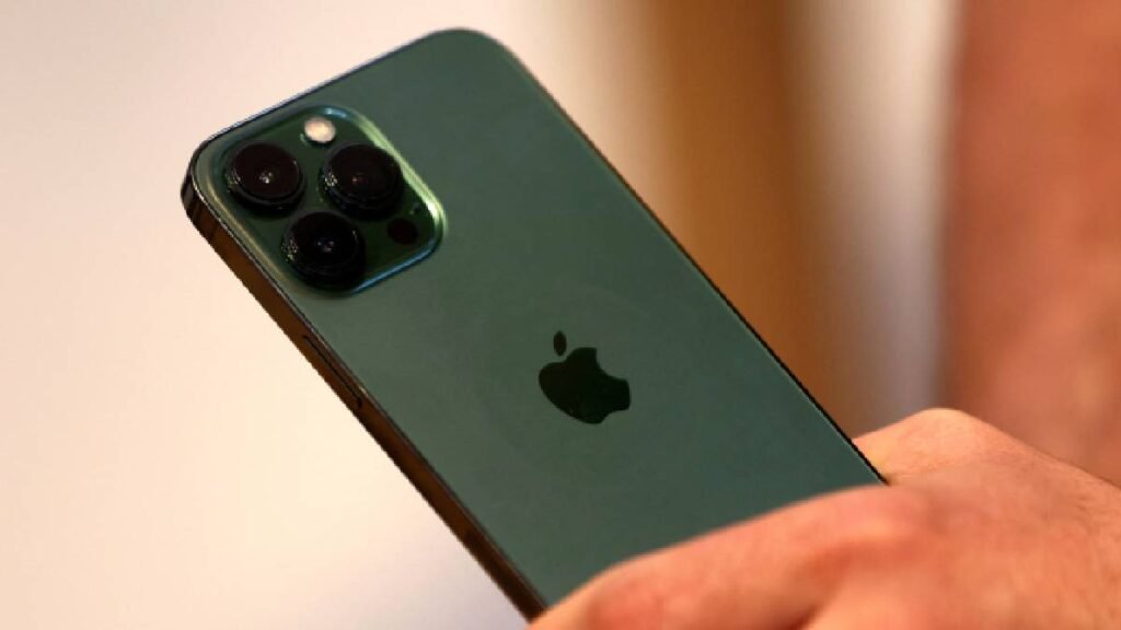 मेड-इन-इंडिया iPhones एक हिट: Apple 2025 की पहली छमाही में नया रिकॉर्ड सेट करता है