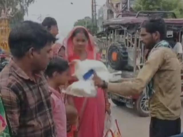 यहाँ यह एक अच्छी तरह से लगता है, आशीर्वाद शेविंग के बाद मुर्गा देता है
