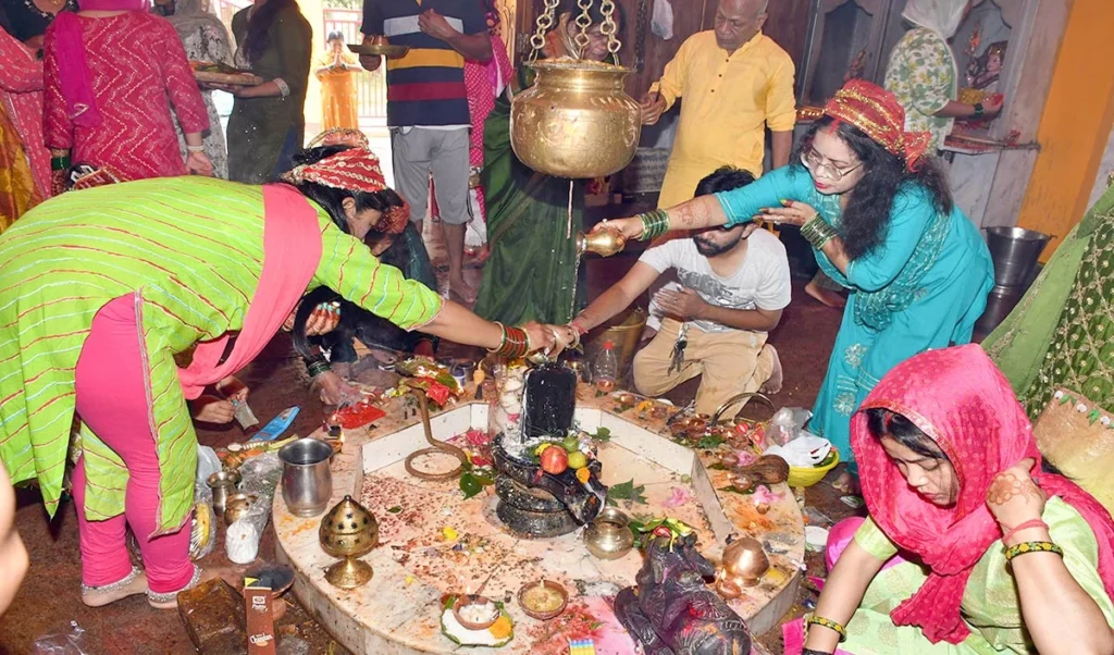 सावन शिव्रात्रि 2025: भस्म, दामु और त्रिनिथारी शिव का गुण अर्चना का गुण