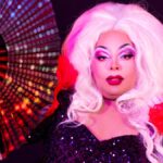 सुपरक्यून्स में इन ड्रैग आर्टिस्ट को पकड़ें, दिल्ली में पियानो मैन में एक संगीत