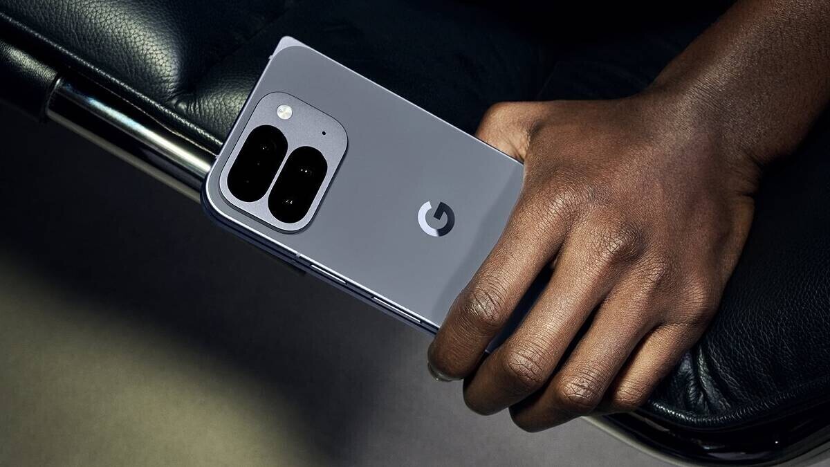 Google Pixel 10 प्रो फोल्ड: लीक्ड फीचर्स सैमसंग के फोल्डेबल क्राउन के लिए चुनौती का खुलासा करें