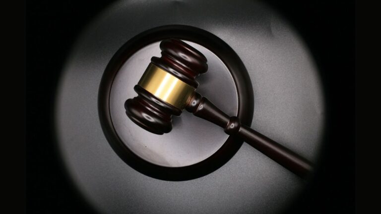 एलोन मस्क की XAI साइट्स Apple और Openai कथित एंटीकोमेटिटिव प्रथाओं पर