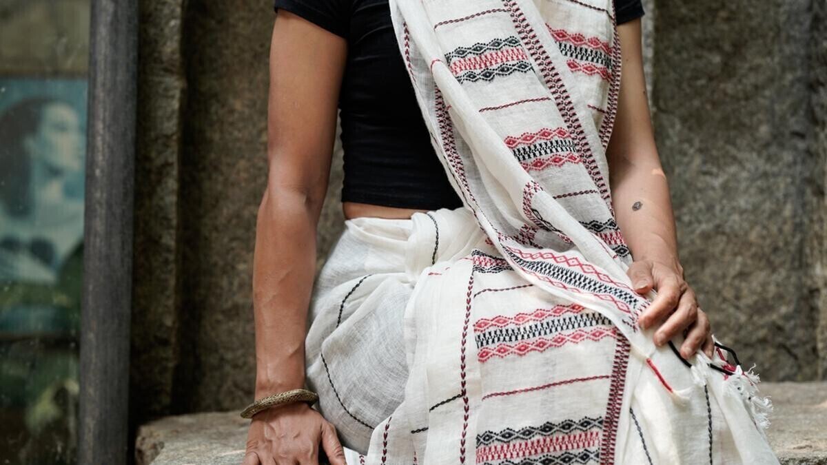 द निलगिरिस स्टोरी: शॉल, स्कार्फ, होम टेक्सटाइल्स और लिनन सरिस की क्यूरेटेड लाइन का एक शोकेस, टोडा कारीगरों द्वारा दस्तकारी