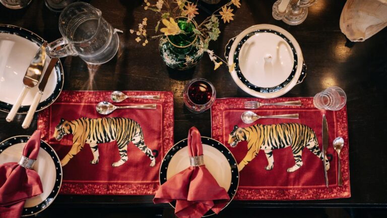 नई दिल्ली में शाही दंतकथाओं पॉप-अप में महल जीवन का एक टुकड़ा खरीदें