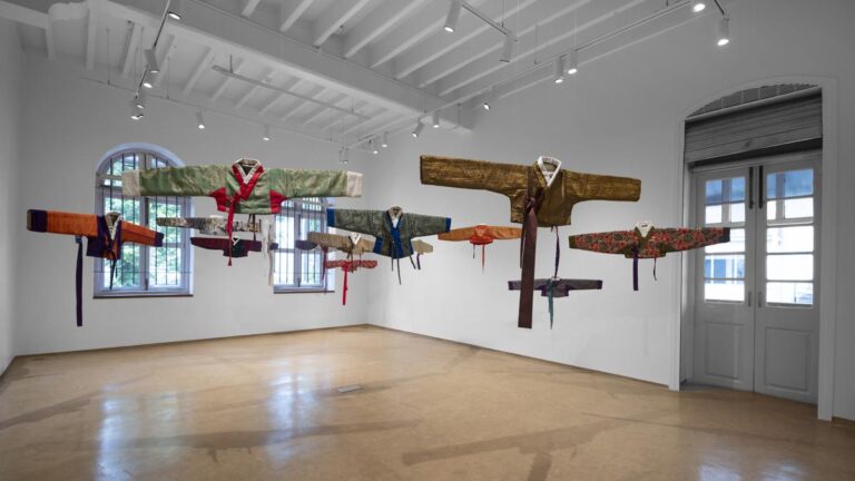 प्रयोगकर्ता कोलाबा में 'वॉल्यूम IV' | कलोल दत्ता की अवहेलना का कार्य