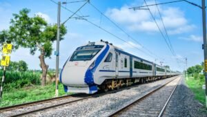 भारत में ट्रेन यात्रा के लिए मानसून सबसे अच्छा मौसम क्या बनाता है
