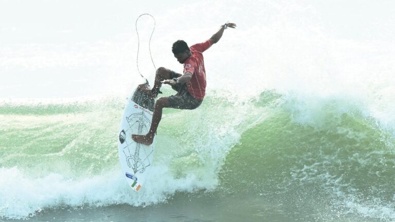 महाद्वीपीय लहरों के लिए छोटे तट: रमेश बुडिहल का निर्माण