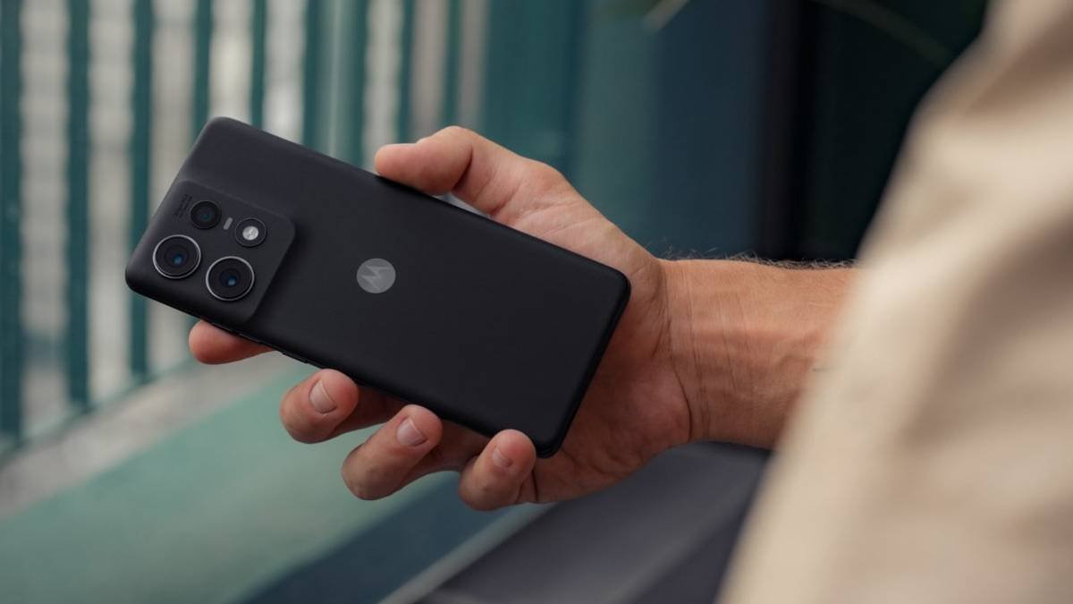 मोटोरोला एज 50 प्रो प्राइस कट 12GB रैम के साथ कटौती, 256GB स्टोरेज 21,000 रुपये के लिए उपलब्ध है: कहां से खरीदें