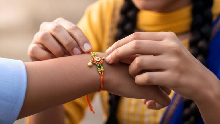 रक्ष बंधन गिफ्ट गाइड: अमेज़ॅन और फ्लिपकार्ट पर 1000 रुपये के तहत शीर्ष गैजेट्स