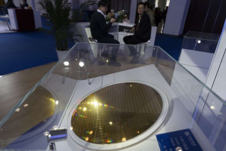 सरकार ने 4 नए अर्धचालक पौधों को मंजूरी दी, जिसमें इंटेल और लॉकहीड मार्टिन द्वारा समर्थित इकाइयाँ शामिल हैं