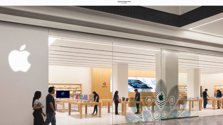 Apple भारत में चौथे कोरेगांव पार्क में पुणे में पहला स्टोर खोलता है