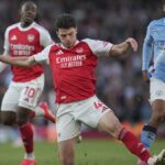 आर्सेनल ने मार्टिनेली के स्टॉपेज-टाइम गोल के साथ रक्षात्मक मैन सिटी के साथ 1-1 से ड्रॉ किया