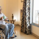 गरिमा और डिजाइन के साथ एजिंग: कैसे वरिष्ठ जीवन को फिर से परिभाषित किया जा रहा है