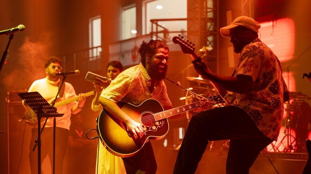 तमिल के लोकप्रिय इंडी संगीतकारों और चेन्नई फेस्ट के हिन्दू के बने सैंपल स्ट्रीट फूड द्वारा प्रदर्शन