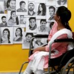 तेलंगाना-आधारित स्व-सिखाया कलाकार मांसपेशियों के डिस्ट्रोफी के साथ सेलिब्रिटी स्केच बनाता है
