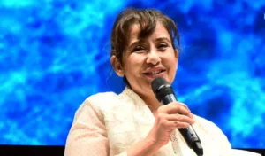नेपाल संकट: मनीषा कोइराला ने पीएम ओली के इस्तीफे के बीच दादा को याद करके ‘लोकतंत्र’ पर एक बड़ा संदेश दिया।