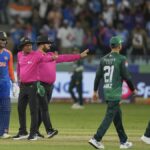 भारत बनाम पाकिस्तान | यह बदसूरत है, लेकिन फील्ड पर मॉक लड़ाई वास्तविक लोगों के लिए बेहतर है