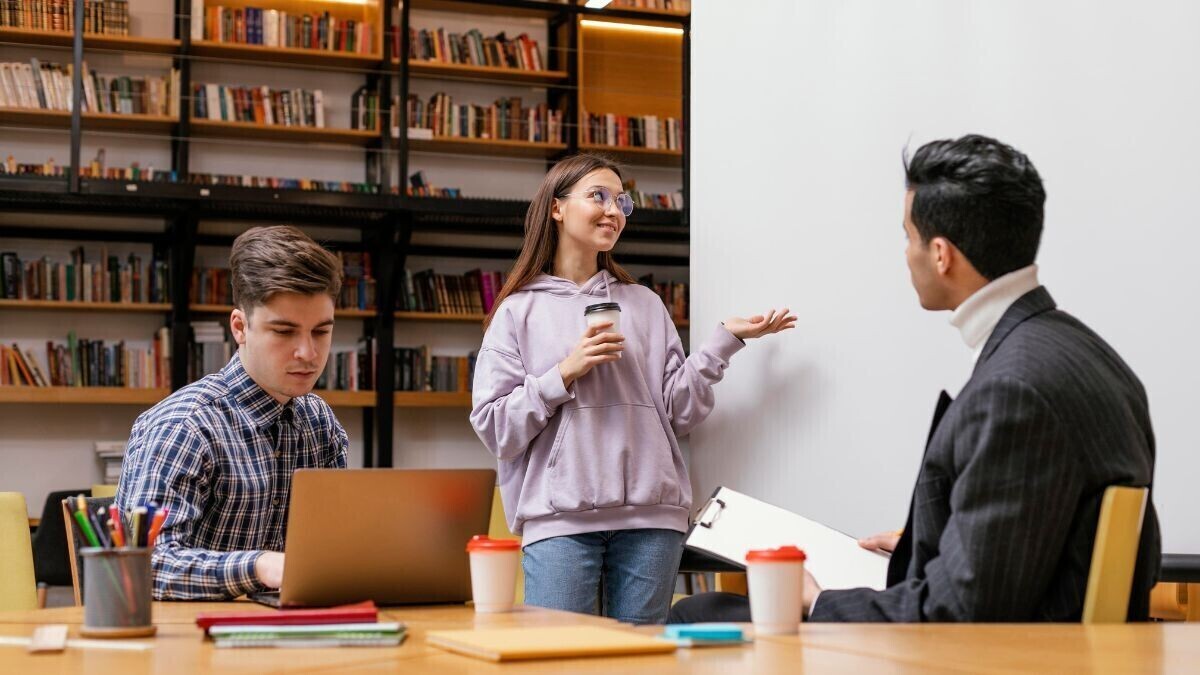 “रिज़” से रील्स तक: क्या भारतीय शिक्षक गुप्त रूप से Google के बारे में Google z के बारे में Google