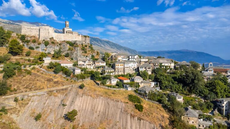 विश्व पर्यटन दिवस 2025: 10 अंडररेटेड गंतव्यों की खोज की जा रही है