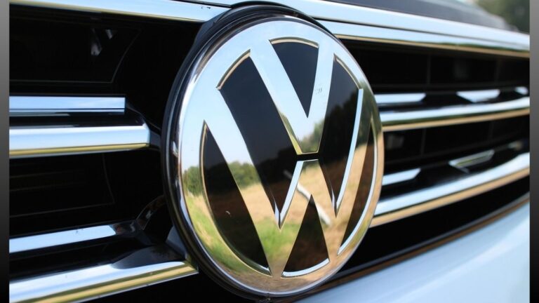 वोक्सवैगन GST लाभ के साथ भारत में कार की कीमतें स्लैश करता है: मूल्य में कटौती 3.27 लाख रुपये तक