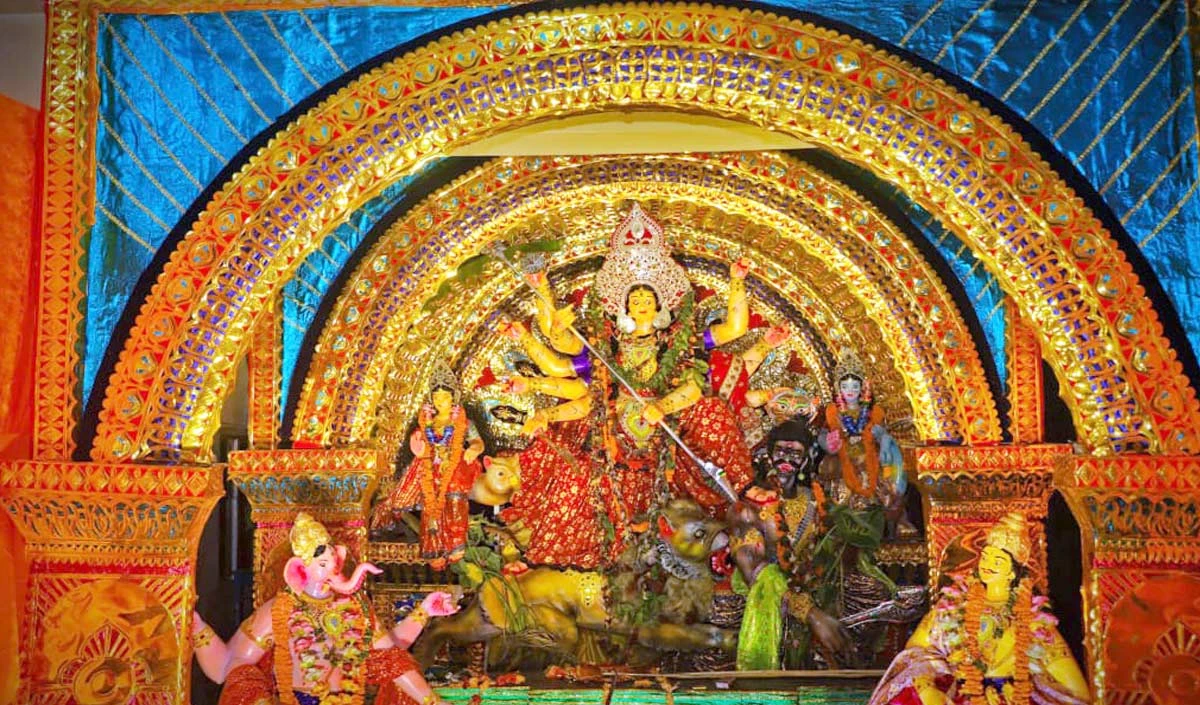 शारदिया नवरात्रि 2025: नवरात्रि ताकत और साहस का त्योहार है