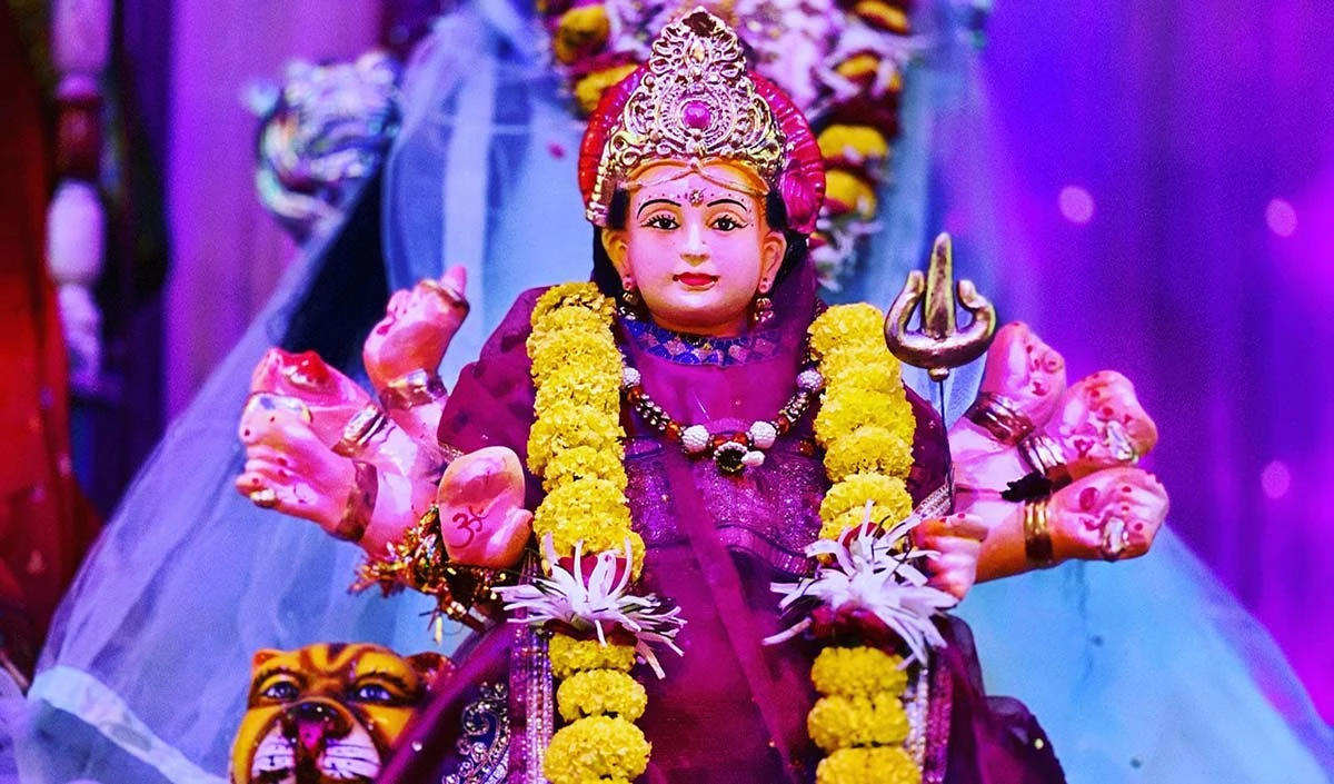 शारदिया नवरात्रि 2025: नवरात्री के 9 दिनों को कैसे खुश करें? पता है कि कौन सा सफलता होगी!