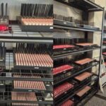 संयुक्त राष्ट्र के पास पाया जाने वाला सिम फार्म क्या है, और यह दूरसंचार नेटवर्क को कैसे खतरा है?