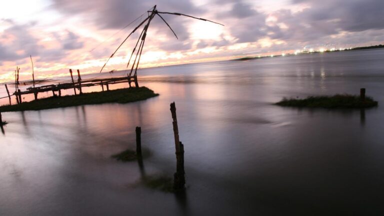 कोच्चि बिएननेल: फोर्ट कोच्चि के इन पुनर्निर्मित सदियों पुराने होटलों में ठहरें