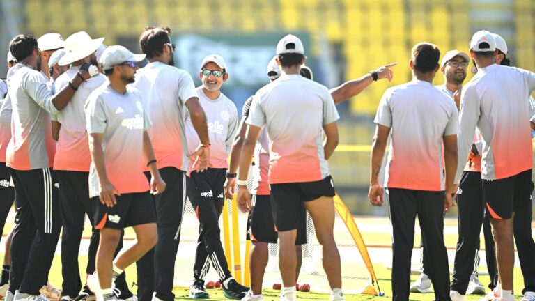 गंभीर कोचिंग युग- स्पिन जाल में फंस गया