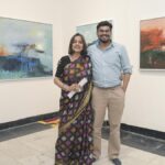 दिल्ली की यह प्रदर्शनी रंग और स्वतंत्रता के साथ कलाकार के अंतरंग संवाद को दर्शाती है