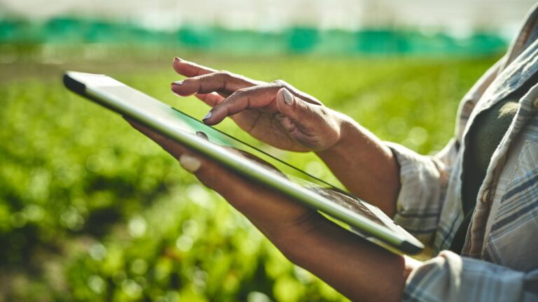 प्रौद्योगिकी कैसे भारत की भूमि कहानी को फिर से लिख रही है