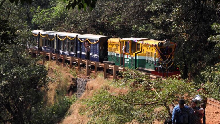 माथेरान की लोकप्रिय टॉय ट्रेन 6 नवंबर से फिर शुरू होगी