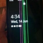 सैमसंग ग्रीन लाइन्स का मुद्दा वापस आ गया है! उपयोगकर्ताओं का दावा है कि समस्या अपडेट के बाद शुरू हुई