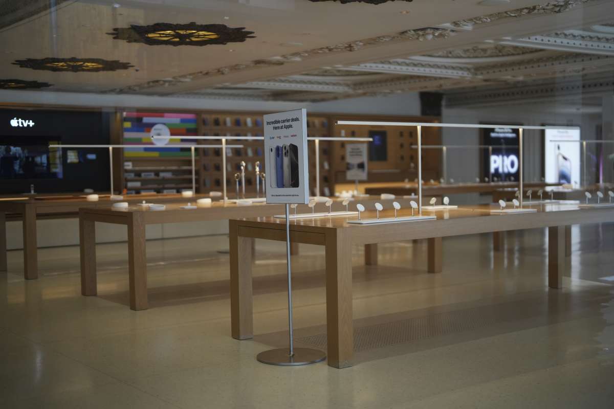 Apple कल नोएडा में अपना पहला स्टोर खोलेगा; दूसरे मुंबई स्टोर की पुष्टि