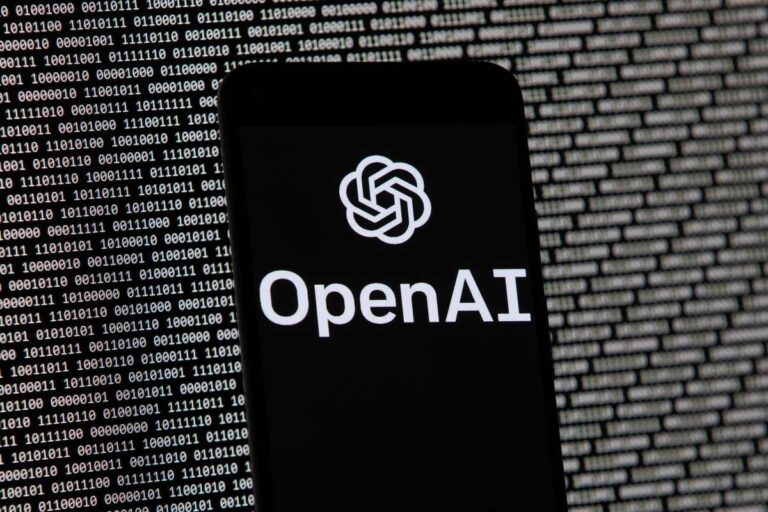 OpenAI को अपना पहला राजस्व प्रमुख मिला, जो लाभ पर ध्यान केंद्रित करने का संकेत देता है