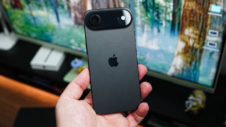 iPhone Air 2 लीक में नए कैमरा डिज़ाइन और विस्तारित लॉन्च टाइमलाइन का सुझाव दिया गया है