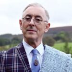 अभिनेता-निर्देशक एलन कमिंग बाफ्टा अवार्ड्स 2026 की मेजबानी करने के लिए तैयार हैं