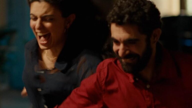 आईएफएफके 2025 | 'ए सैड एंड ब्यूटीफुल वर्ल्ड' फिल्म समीक्षा: एक रोमांटिक ड्रामा संघर्षों के बीच प्यार और लचीलेपन की खोज करता है