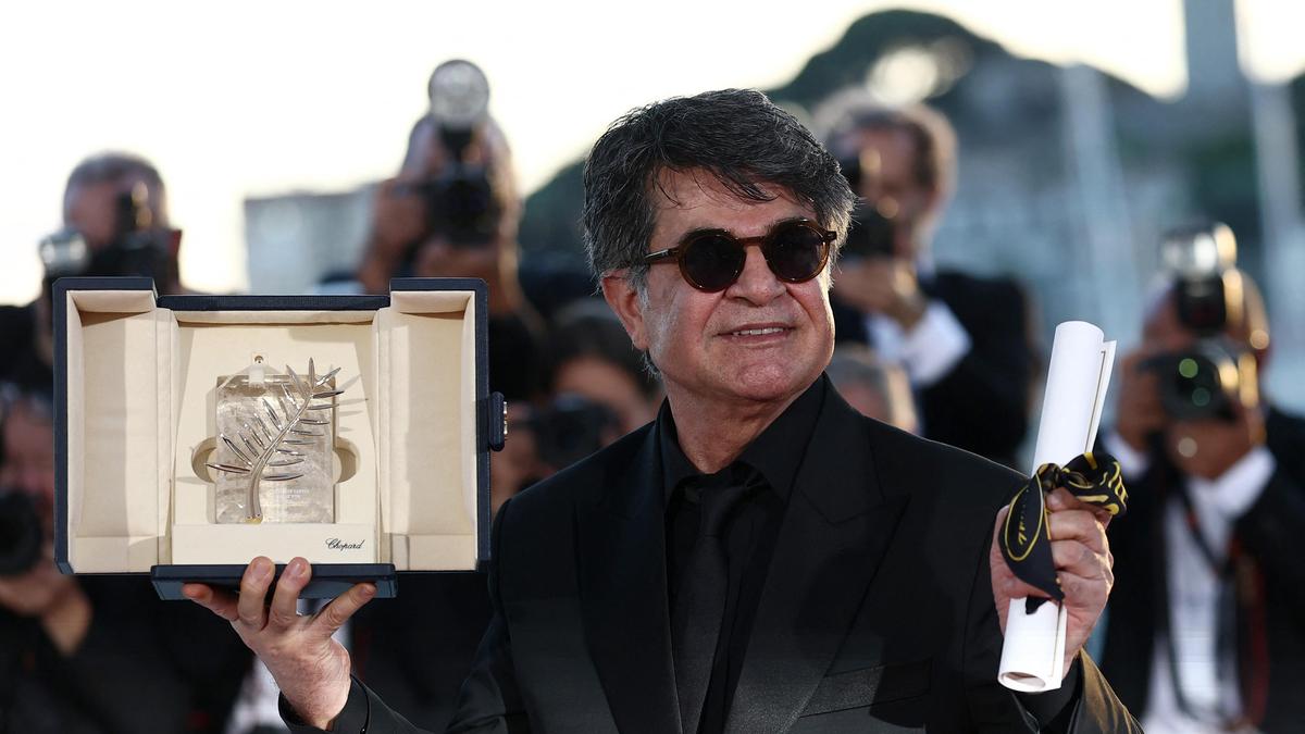 ईरान ने निर्देशक जाफ़र पनाही को एक साल जेल की सज़ा सुनाई: वकील